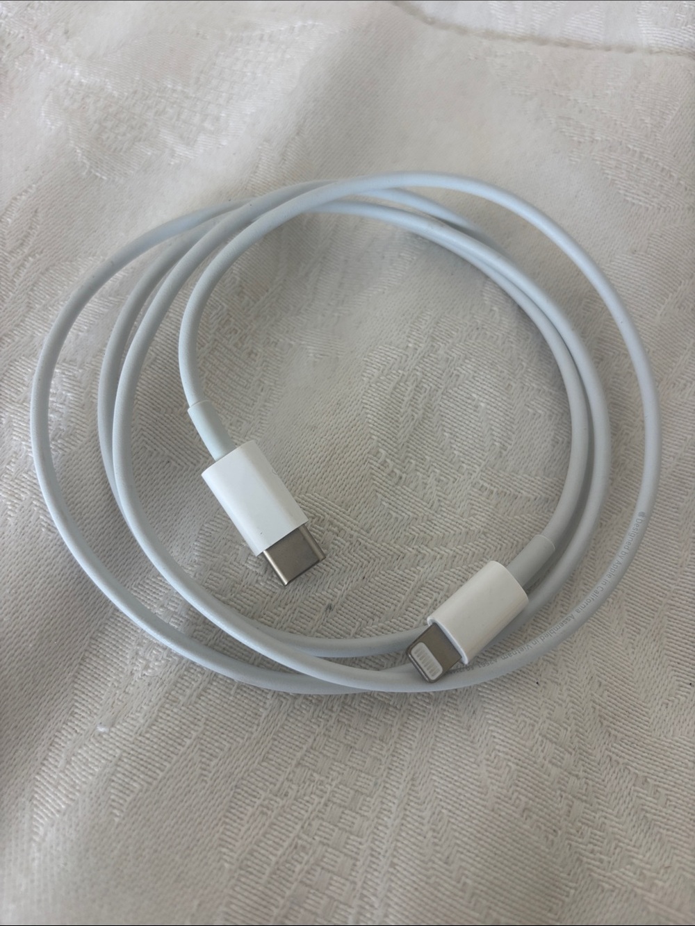 USB-C to Lightning Cable (1 m)